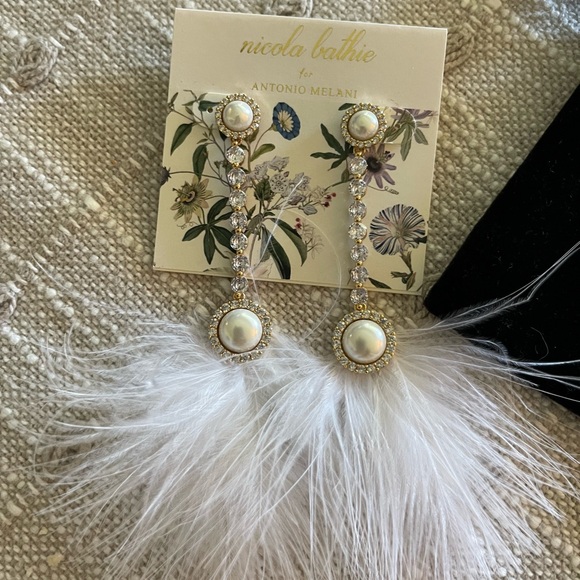 NWT Nicola Bathie for Antonio Melani Pearl drop White Feather Earrings - Picture 2 of 5